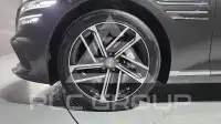 2025 Genesis G80