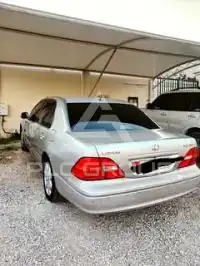 2003 Lexus LS