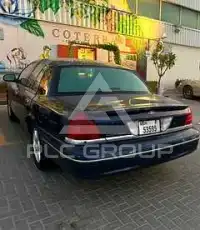 2004 Ford CROWN