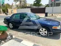 2004 Ford CROWN