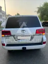 2011 Toyota LAND CRUISER