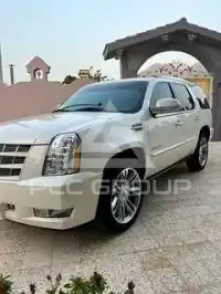 2013 Cadillac ESCALADE