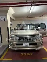 2013 Toyota LAND CRUISER