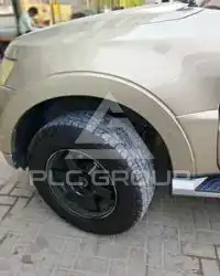 2014 Mitsubishi PAJARO