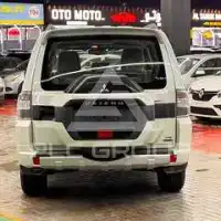 2015 Mitsubishi PAJARO