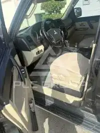2015 Mitsubishi PAJARO