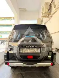 2015 Mitsubishi PAJARO