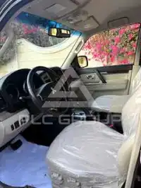 2017 Mitsubishi PAJARO