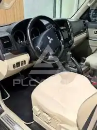 2017 Mitsubishi PAJARO