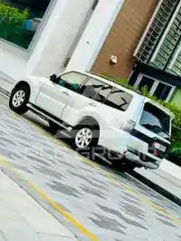 2017 Mitsubishi PAJARO