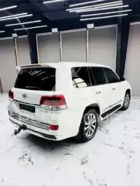 2017 Toyota LAND CRUISER