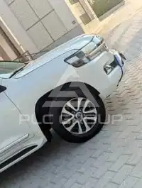 2020 Toyota LAND CRUISER