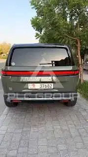 2022 Rivian R1S