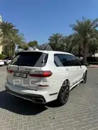 2023 BMW X7