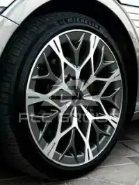 2024 Genesis G90
