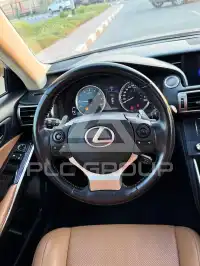 2016 Lexus IS300