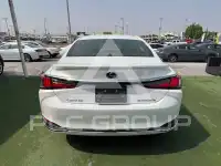 2019 Lexus ES300