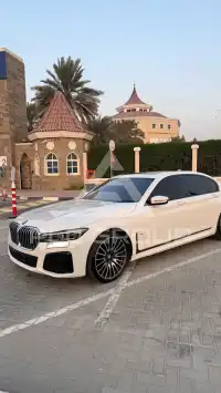 2021 BMW 740