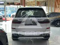 2023 BMW X7