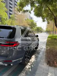 2023 BMW X7