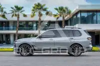 2023 BMW X7