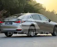 2023 Lexus ES300