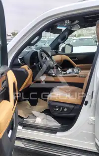 2025 Lexus LX700h