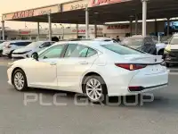 2025 Lexus ES300
