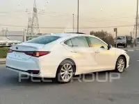 2025 Lexus ES300