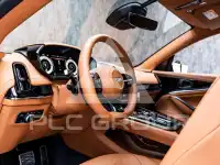 2025 Aston Martin DBX