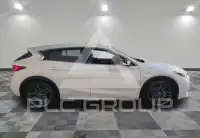 2017 Infinity Q30