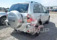 2002 Toyota RAV4 photo