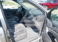 2004 Toyota SIENNA photo