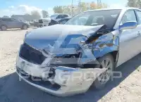2005 Toyota AVALON фото