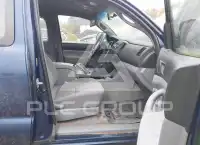 2005 Toyota TACOMA photo