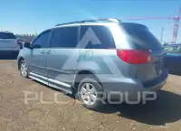 2010 Toyota SIENNA photo