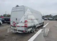 2010 Mercedes Benz Sprinter photo