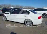 2011 BMW 330 photo