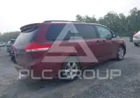 2011 Toyota SIENNA фото