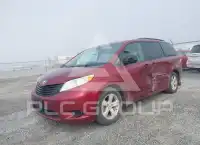 2011 Toyota SIENNA фото