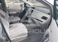 2011 Toyota SIENNA фото