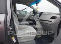 2011 Toyota SIENNA фото
