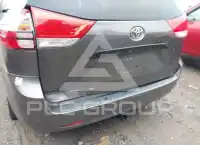 2011 Toyota SIENNA фото