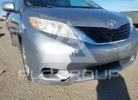 2011 Toyota SIENNA фото