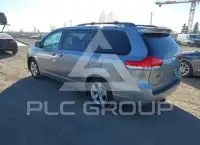 2011 Toyota SIENNA фото