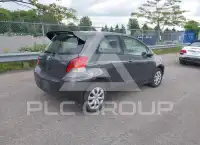2011 Toyota YARIS фото
