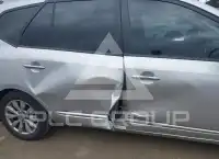 2011 KIA Rondo photo