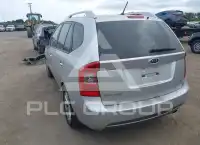 2011 KIA Rondo photo