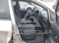 2011 KIA Rondo photo