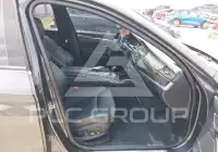 2012 BMW 550 фото